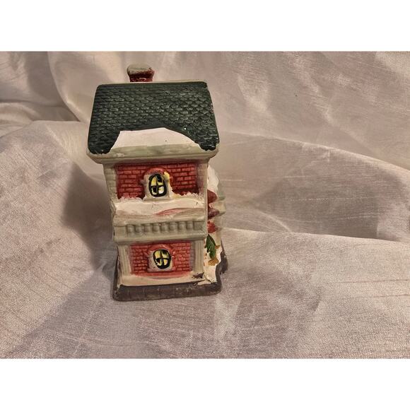 Cobblestone Miniature Town Hall - Picture 8 of 11